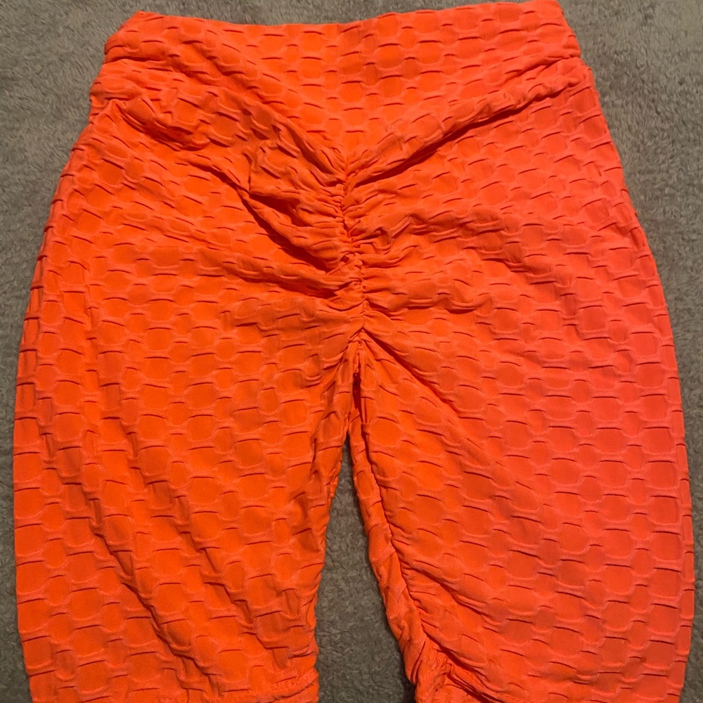 NWOT Scrunch Butt TikTok Biker Shorts